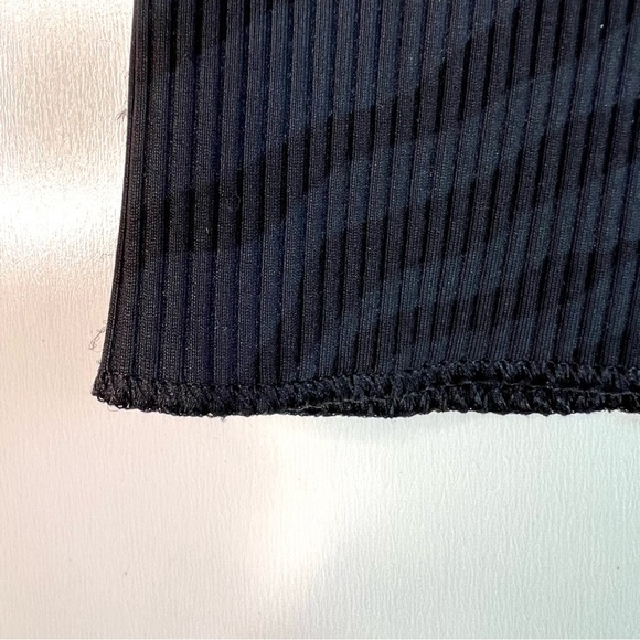 Carbon38 Zebra Stripe Print Crop Top Size Medium - Picture 9 of 9